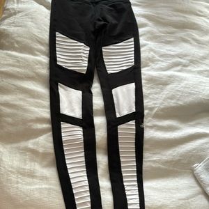 Alo Yoga Moto Leggings